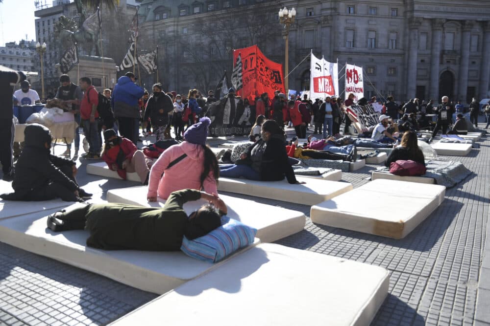 Colchonazo en Plaza de Mayo